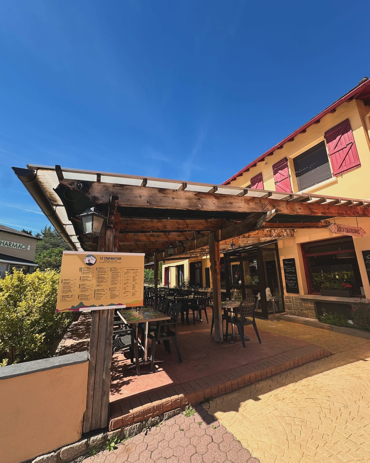 Terrasse extérieure du Crapahuteur